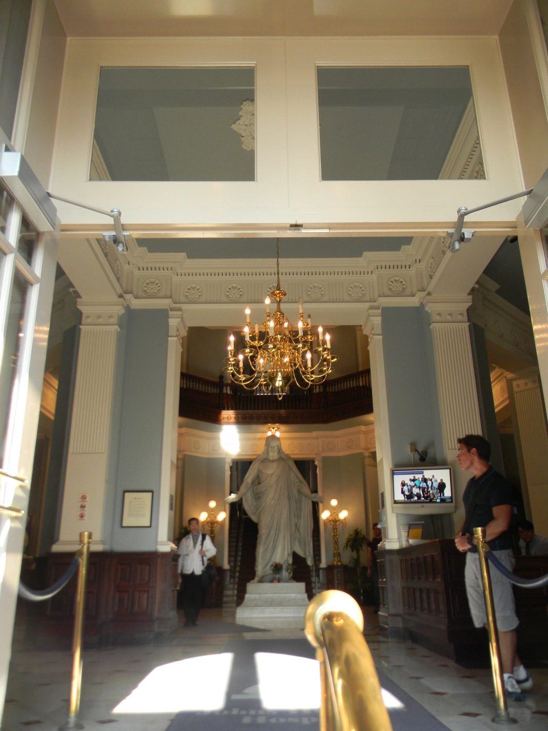 The Divine Healer, Johns Hopkins, Baltimore - 01.JPG